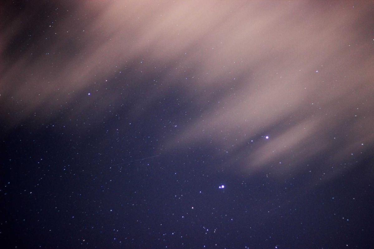 ثورة التكنولوجيا في الملاعب: كيف تغير الذكاء الاصطناعي و VAR ملامح كرة القدم الحديثة؟
